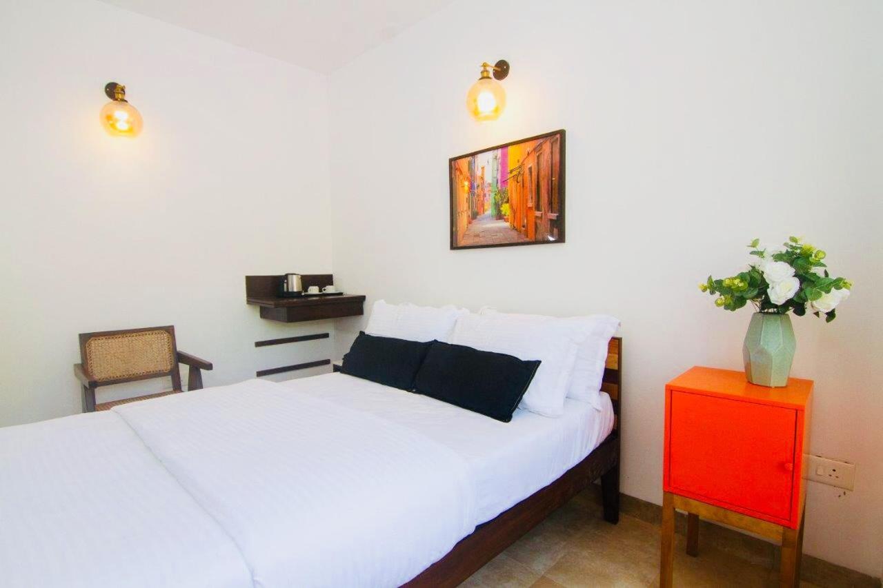 Half Hotel, كالانغيُت المظهر الخارجي الصورة