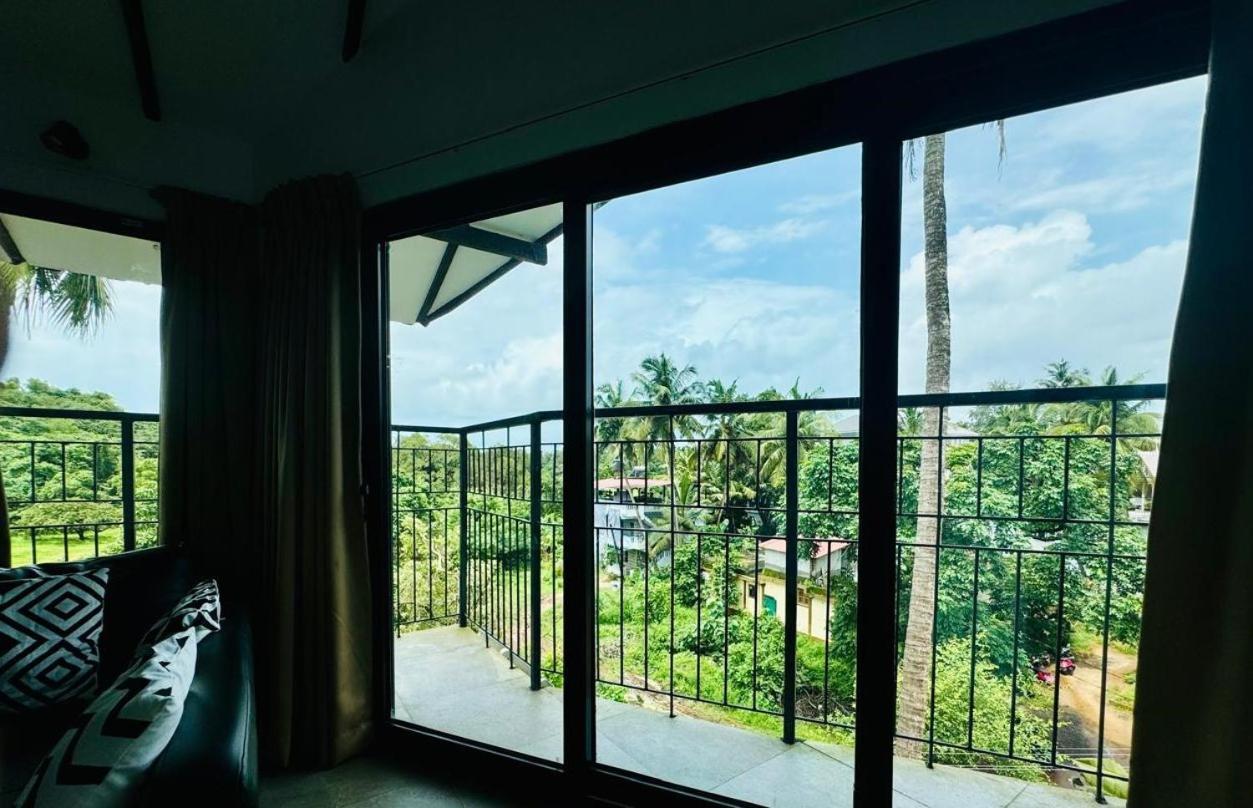 Half Hotel, كالانغيُت المظهر الخارجي الصورة