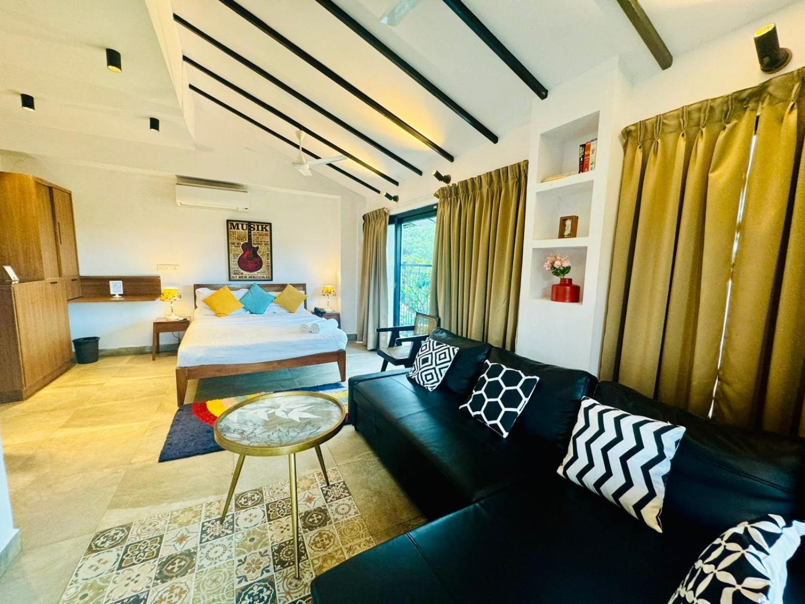 Half Hotel, كالانغيُت المظهر الخارجي الصورة