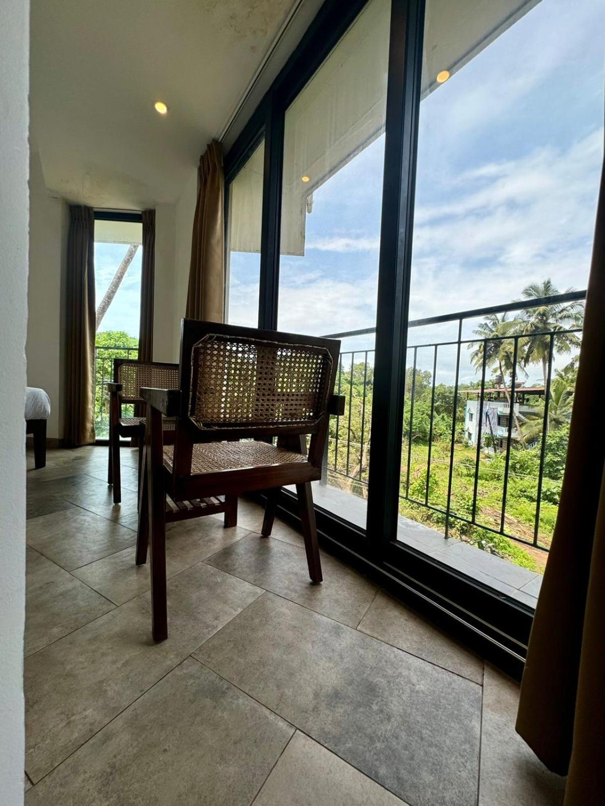 Half Hotel, كالانغيُت المظهر الخارجي الصورة