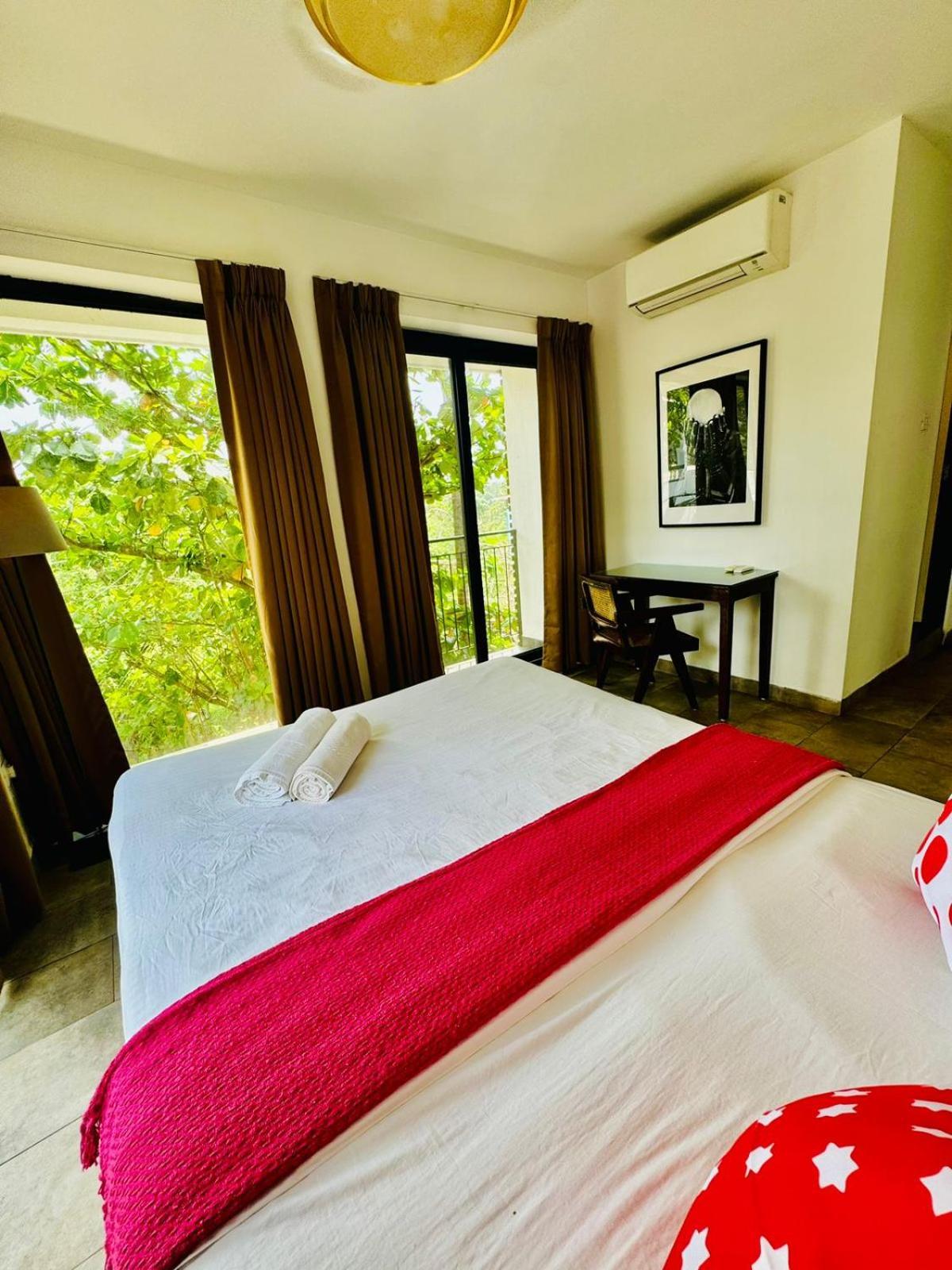 Half Hotel, كالانغيُت المظهر الخارجي الصورة