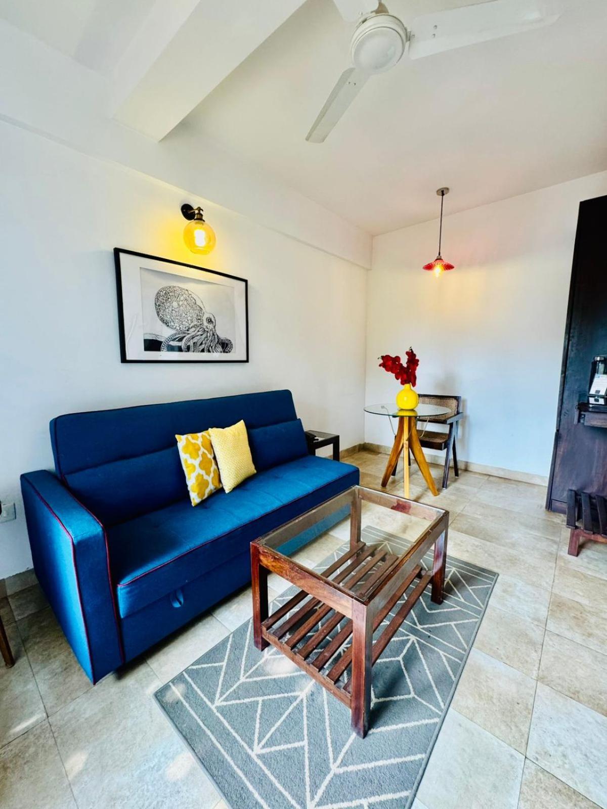 Half Hotel, كالانغيُت المظهر الخارجي الصورة