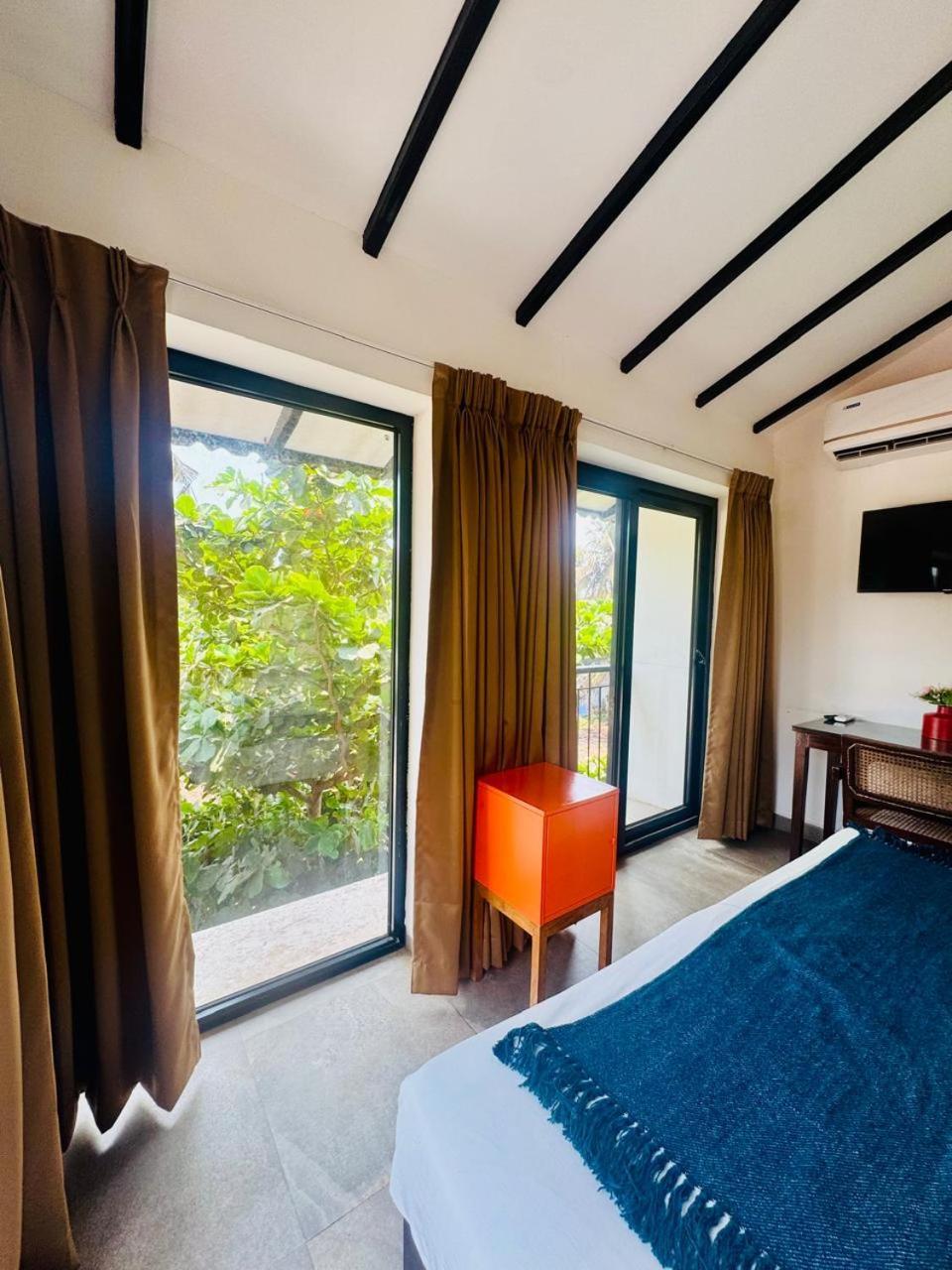 Half Hotel, كالانغيُت المظهر الخارجي الصورة